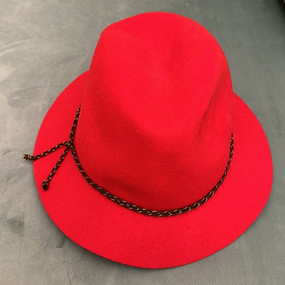 DKNY Hat attack red hat 100% wool made in USA